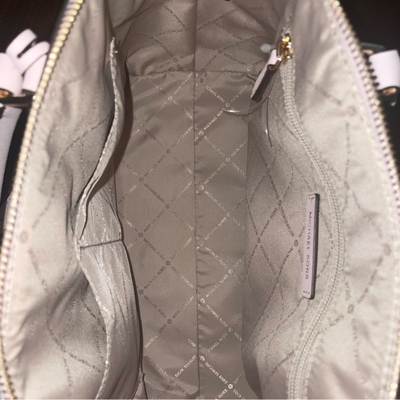 Michael Kors Satchel Crossbody Medium Soft Pink Like New! - Picture 10 of 16